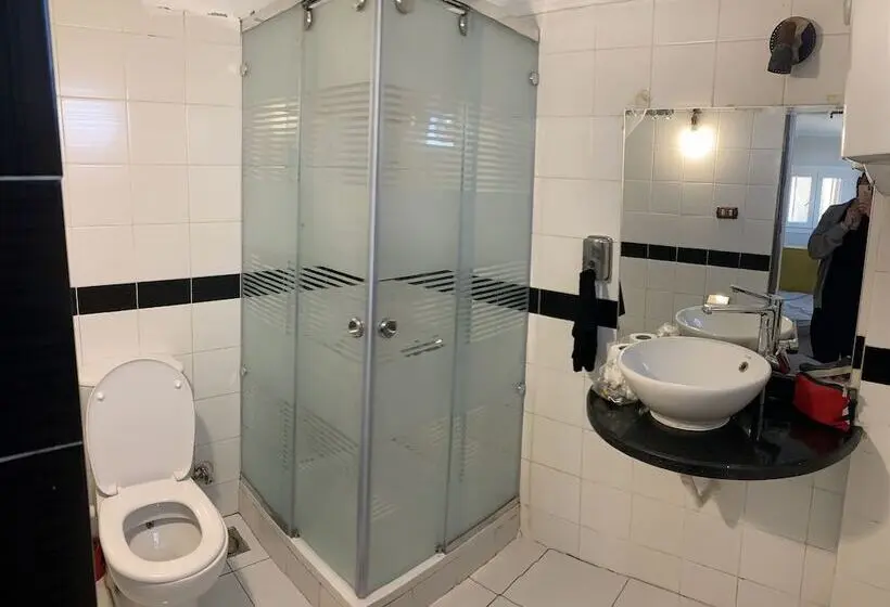 اتاق استاندارد سه نفره, Dahab Hostel