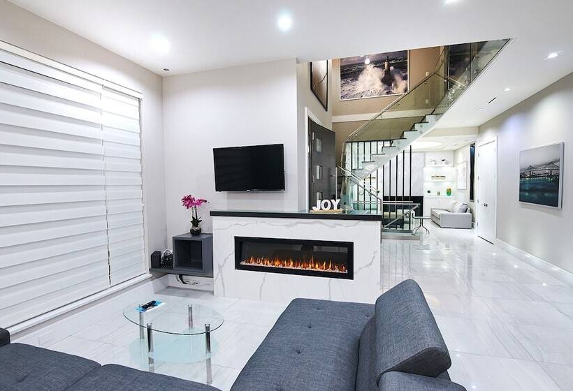 침실 1개 주택, The Chateau