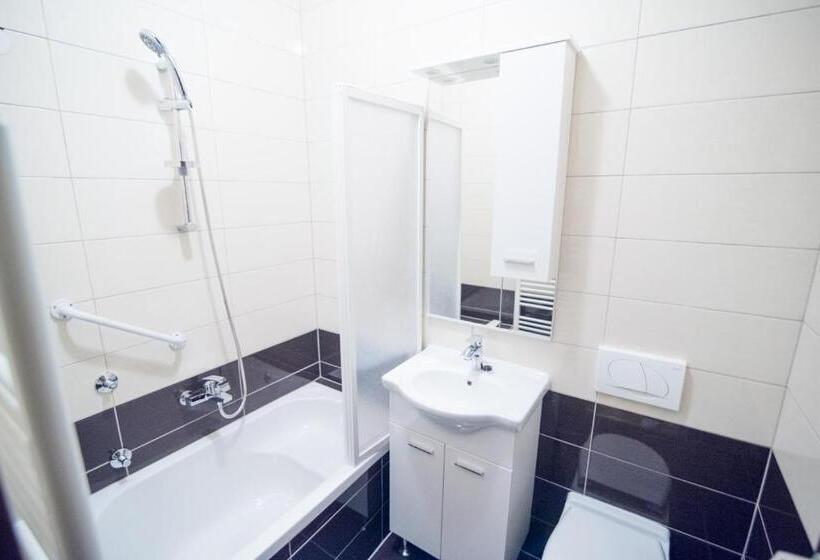 اتاق لوکس, Holiday Resort Zlatni Dol Mostar