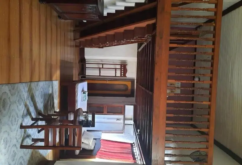 ファミリールーム, Escolta's Homey Lodge