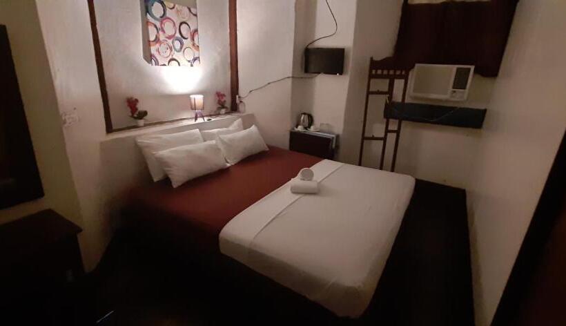 اتاق لوکس, Escolta's Homey Lodge