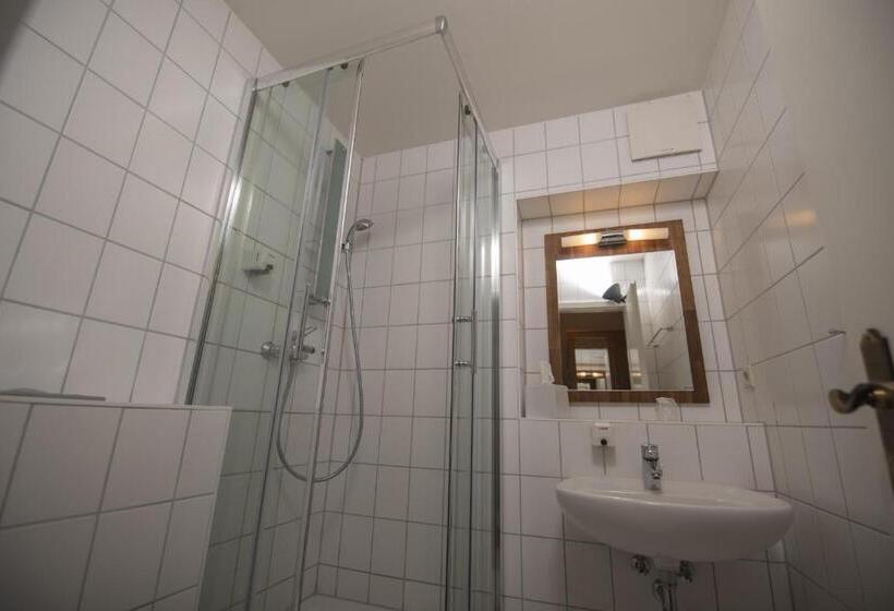 Номер Стандарт, Pension Achtern Wieck