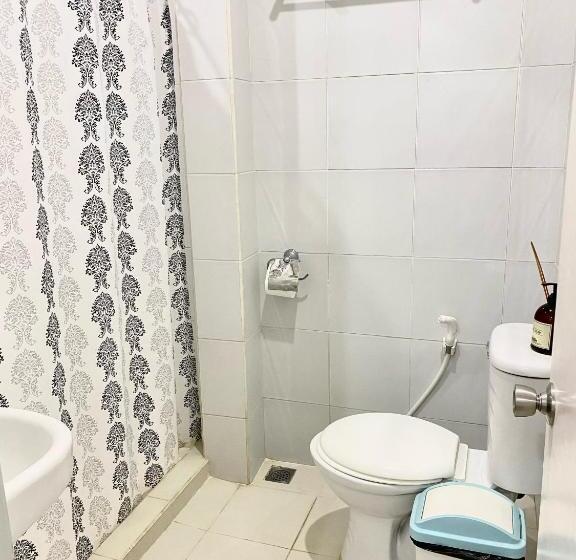 חדר סטנדרט לשלושה, Saltitude Dive & Beach Resort