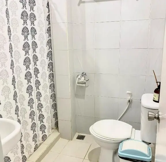 اتاق استاندارد سه نفره, Saltitude Dive & Beach Resort