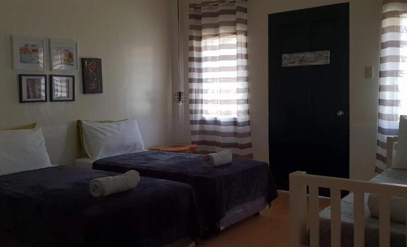 חדר סטנדרט לשלושה, Saltitude Dive & Beach Resort