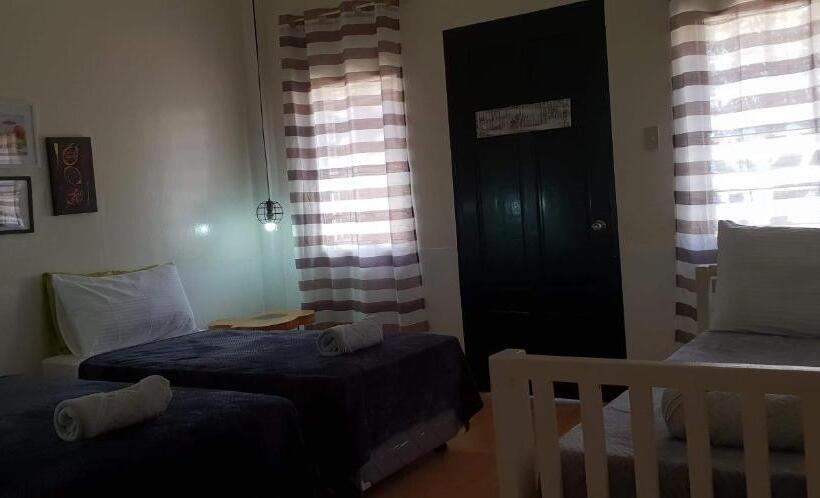 חדר סטנדרט לשלושה, Saltitude Dive & Beach Resort