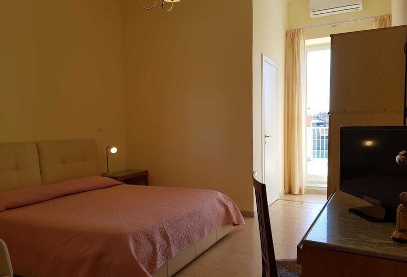 Номер Стандарт Трехместный, Albergo Santa Teresa