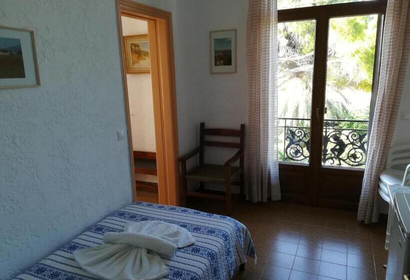 غرفة سوبيريور ثلاثية مطلّة علي البحر, Pythais