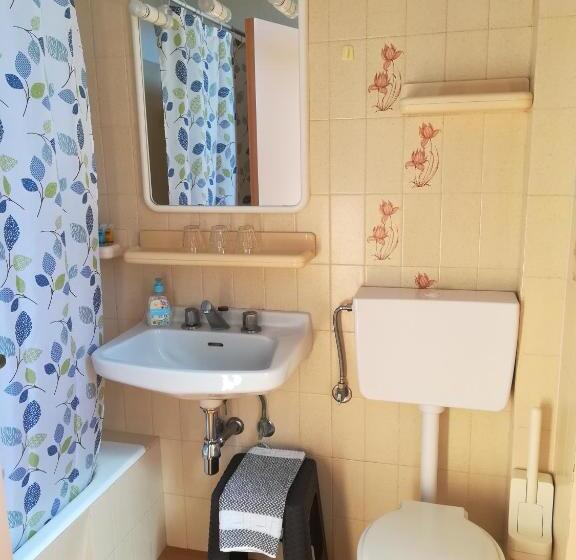 غرفة سوبيريور ثلاثية مطلّة علي البحر, Pythais