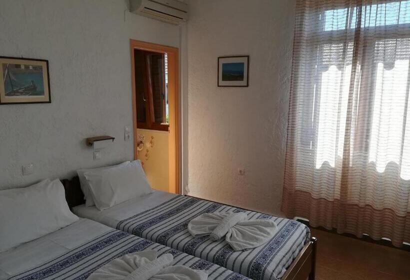 غرفة سوبيريور ثلاثية مطلّة علي البحر, Pythais