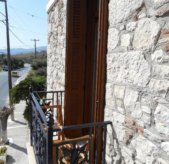 Triple Room Sea View, Pythais