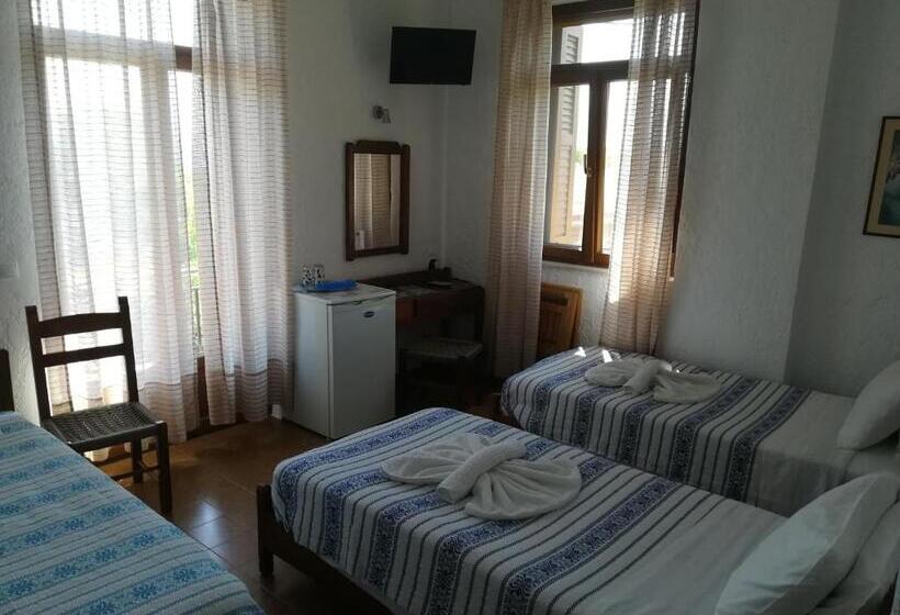 Triple Room Sea View, Pythais