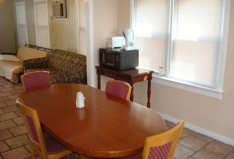 带2个卧室的公寓, Four Winds Motel