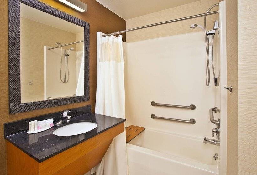 غرفه قياسيه سريرين مزدوجين, Fairfield Inn & Suites By Marriott Madison West/middleton