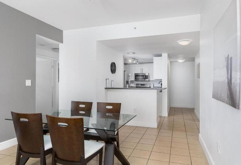 2 Bedroom Suite with Balcony, Fortune House Hotel Suites