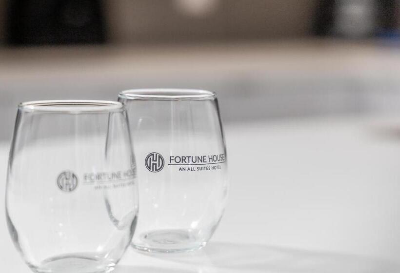 סוויטה דלוקס, Fortune House Hotel Suites