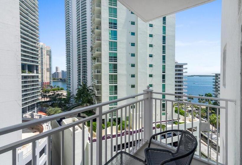 סוויטה מותאמת לאדם עם מוגבלויות, Fortune House Hotel Suites