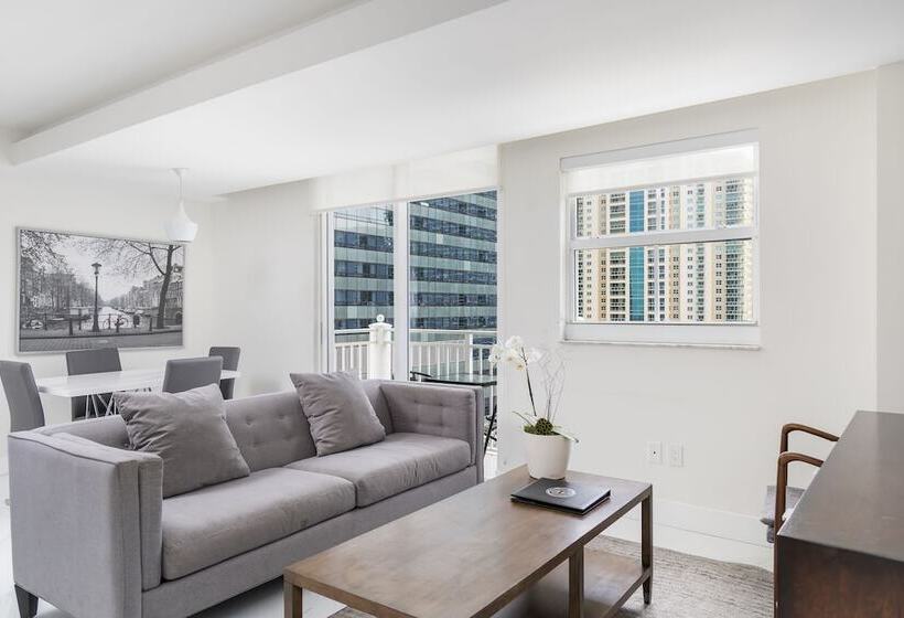 סוויטה דלוקס, Fortune House Hotel Suites