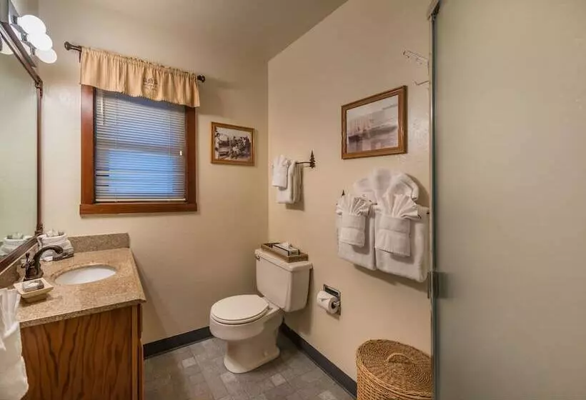 استودیو کامفورت, Franciscan Lodge