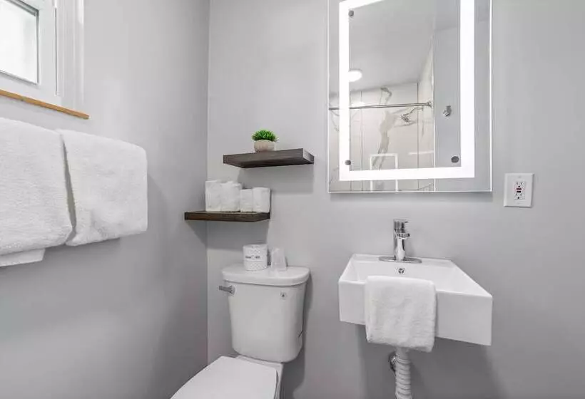 اتاق استاندارد با 2 تخت دوبل, Glass House Inn Erie Near I90 & I79