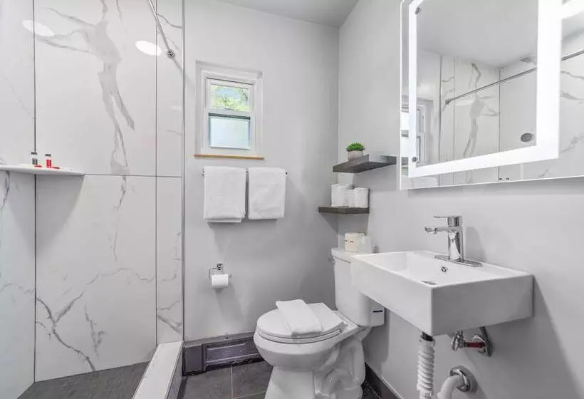 اتاق استاندارد با 2 تخت دوبل, Glass House Inn Erie Near I90 & I79
