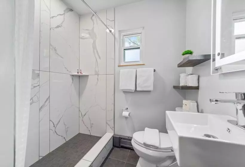 اتاق استاندارد با 2 تخت دوبل, Glass House Inn Erie Near I90 & I79