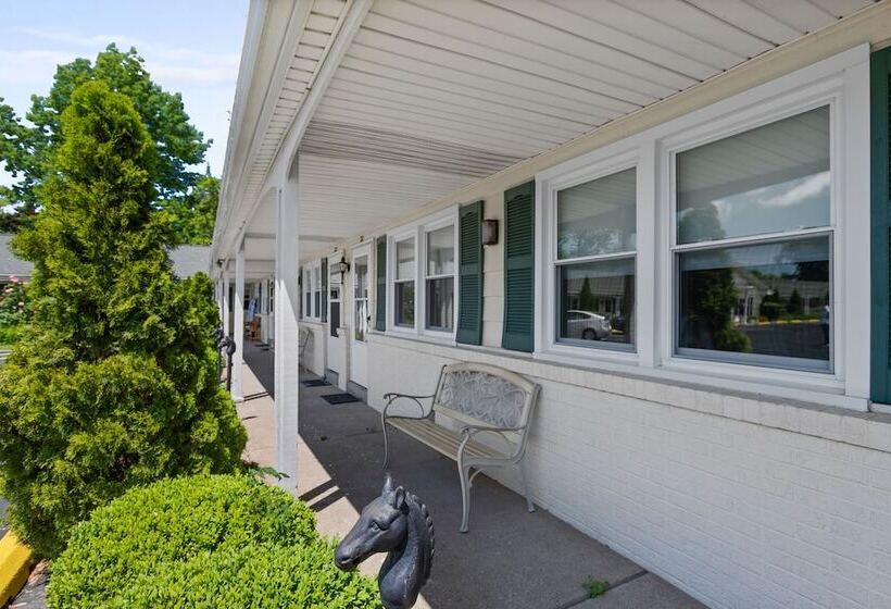 חדר סטנדרט שתי מיטות זוגיות, Glass House Inn Erie Near I90 & I79