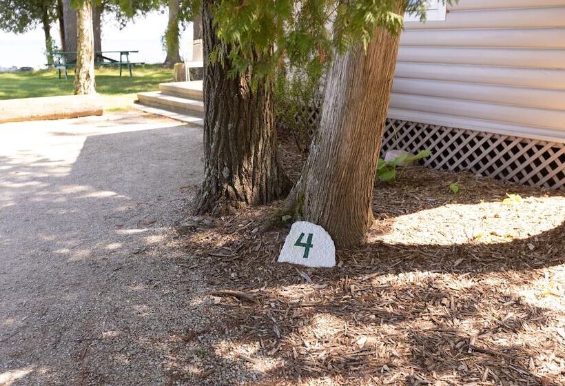 Дом 2 Спальни, Gordon Lodge