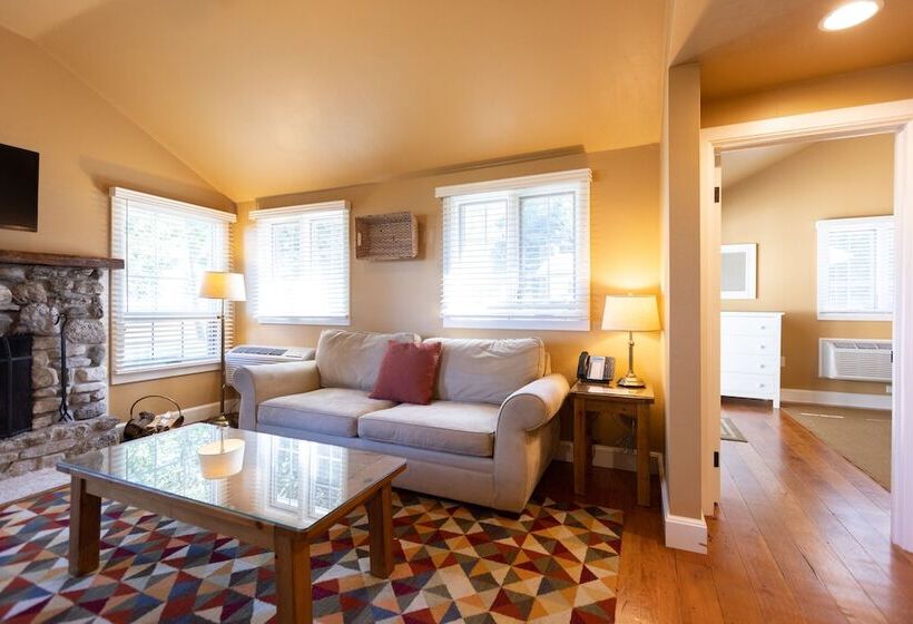 Дом 2 Спальни, Gordon Lodge