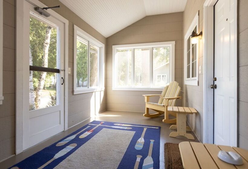 Студия Стандарт, Gordon Lodge