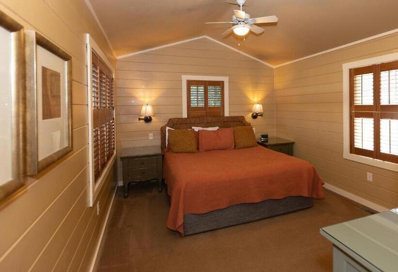 Дом 2 Спальни, Gordon Lodge