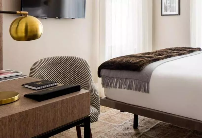 Deluxe-huone, Hgu New York