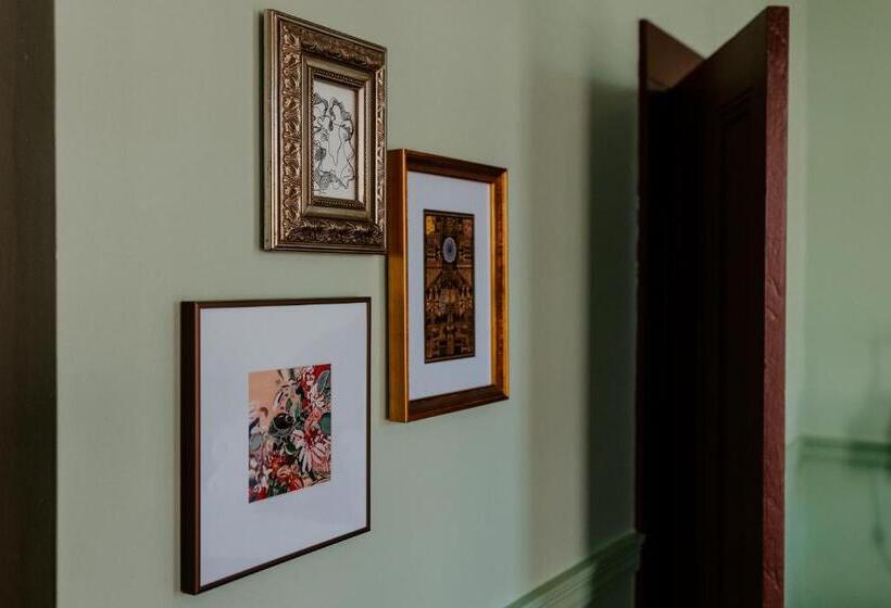 Büyük Çift Kişilik Yataklı Standart Oda, The Frenchmen New Orleans By Kasa