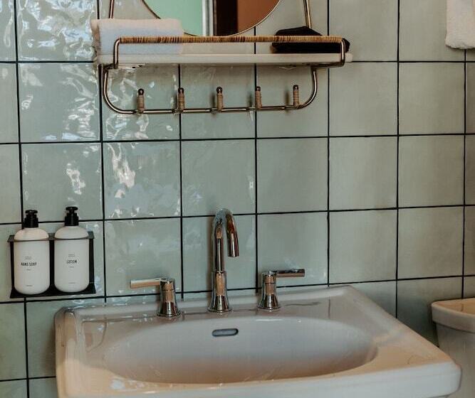 Standart Oda, The Frenchmen New Orleans By Kasa