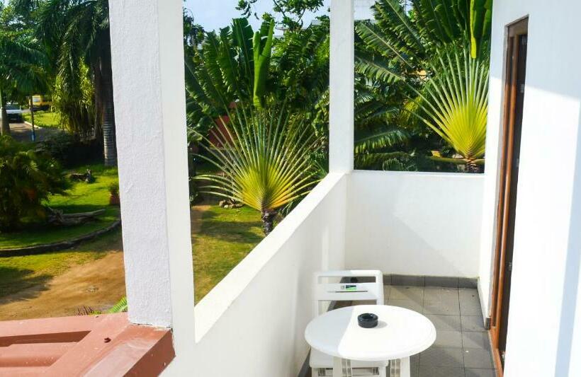 اتاق استاندارد با بالکن, Emoyeni Gardens