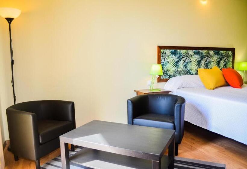 اتاق استاندارد با بالکن و چشمانداز دریا, Emoyeni Gardens