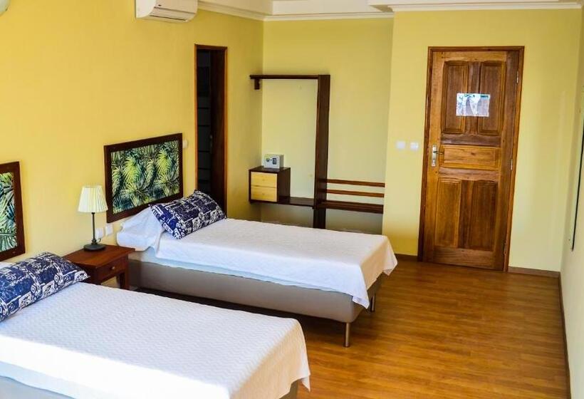 اتاق استاندارد با بالکن, Emoyeni Gardens