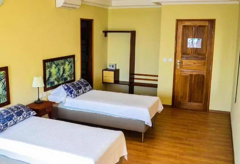 اتاق استاندارد با بالکن, Emoyeni Gardens