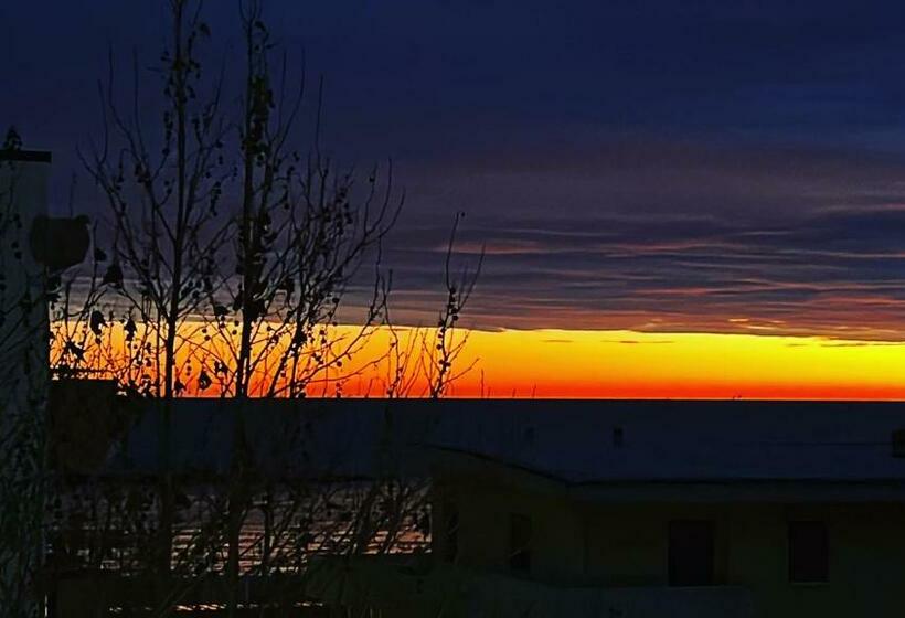 スタンダードトリプルルーム, Dea Della Salute