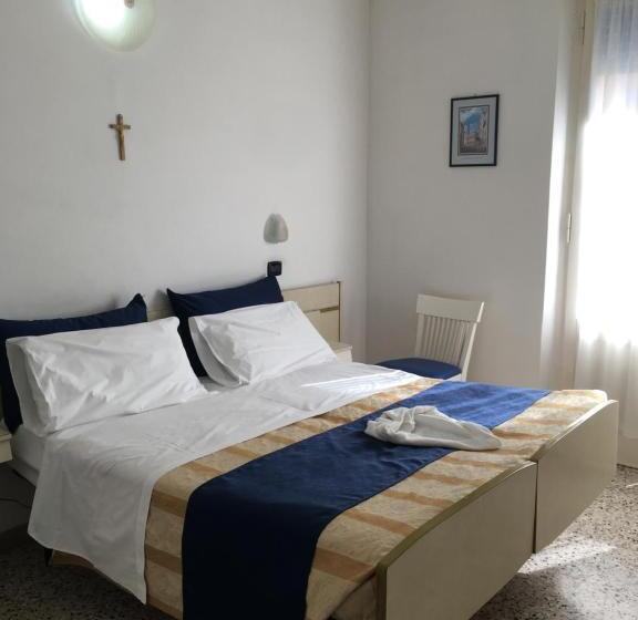 スタンダードルーム, Dea Della Salute