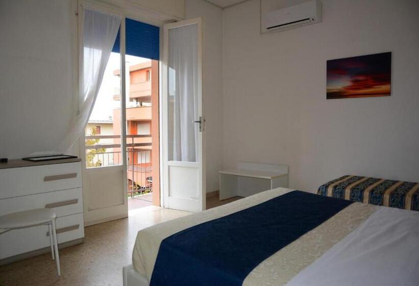 スタンダード４人部屋, Dea Della Salute