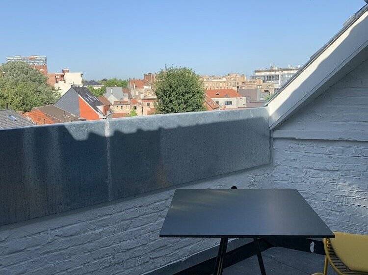 バルコニー付きスタンダードルーム, Heirloom The Mansion