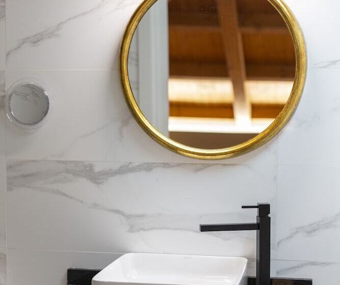 غرفة قياسية, Alda Triacastela