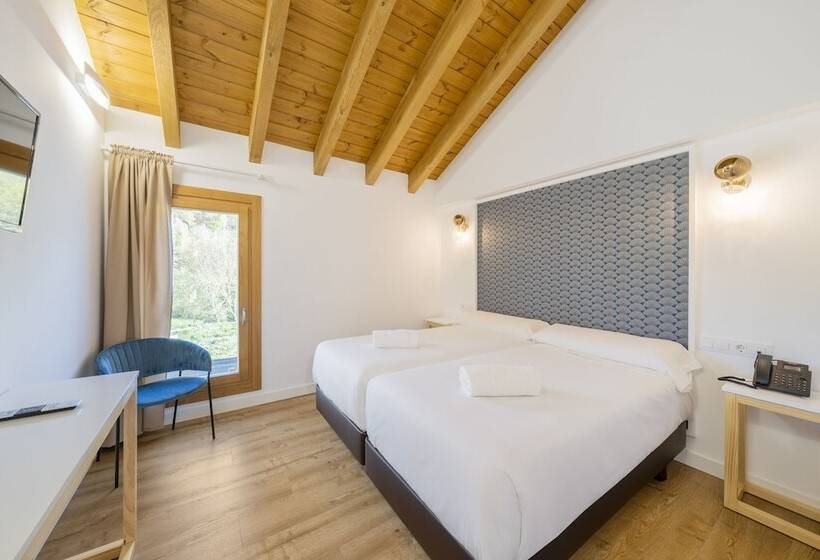 غرفة قياسية, Alda Triacastela