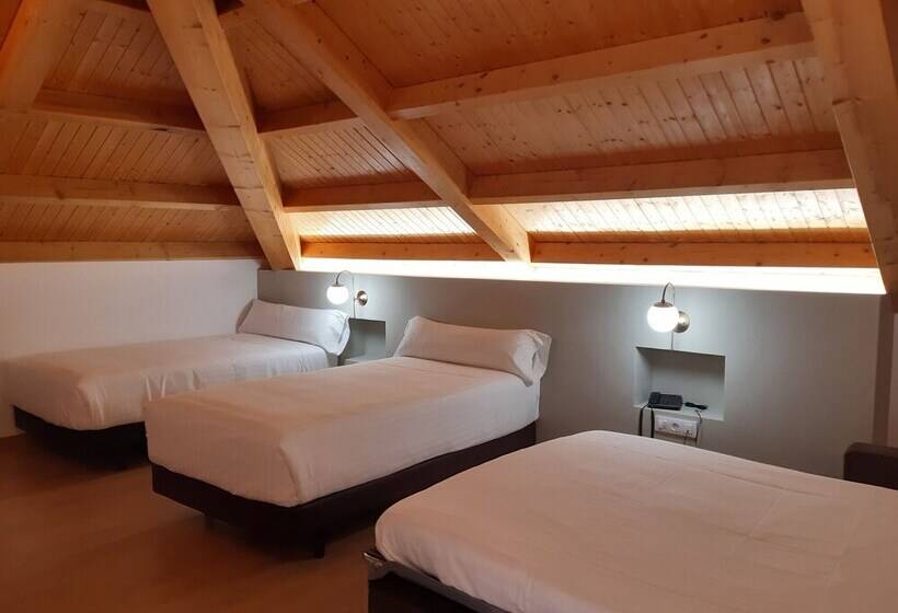 غرفة قياسية ثلاثية, Alda Triacastela