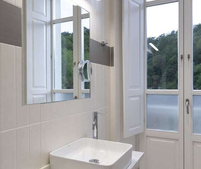 غرفة قياسية, Alda Triacastela