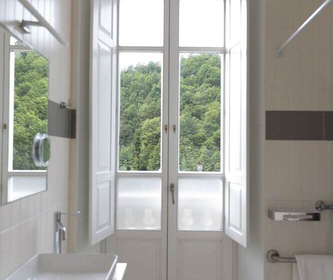 غرفة قياسية, Alda Triacastela