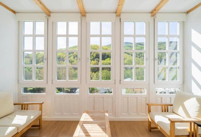 غرفة سوبيريور, Alda Triacastela