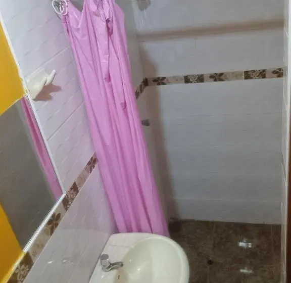 اتاق لوکس, Hostal Refugio S