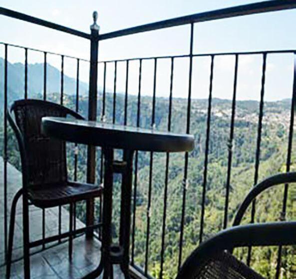 带阳台标准四人间, Vista Markés